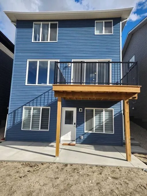 Brand New Luxury Walk-Out Suite - YYC 0*,  كندا